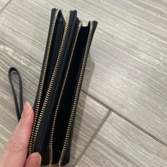 Kate Spade leather wristlet wallet black - Picture 3 of 4